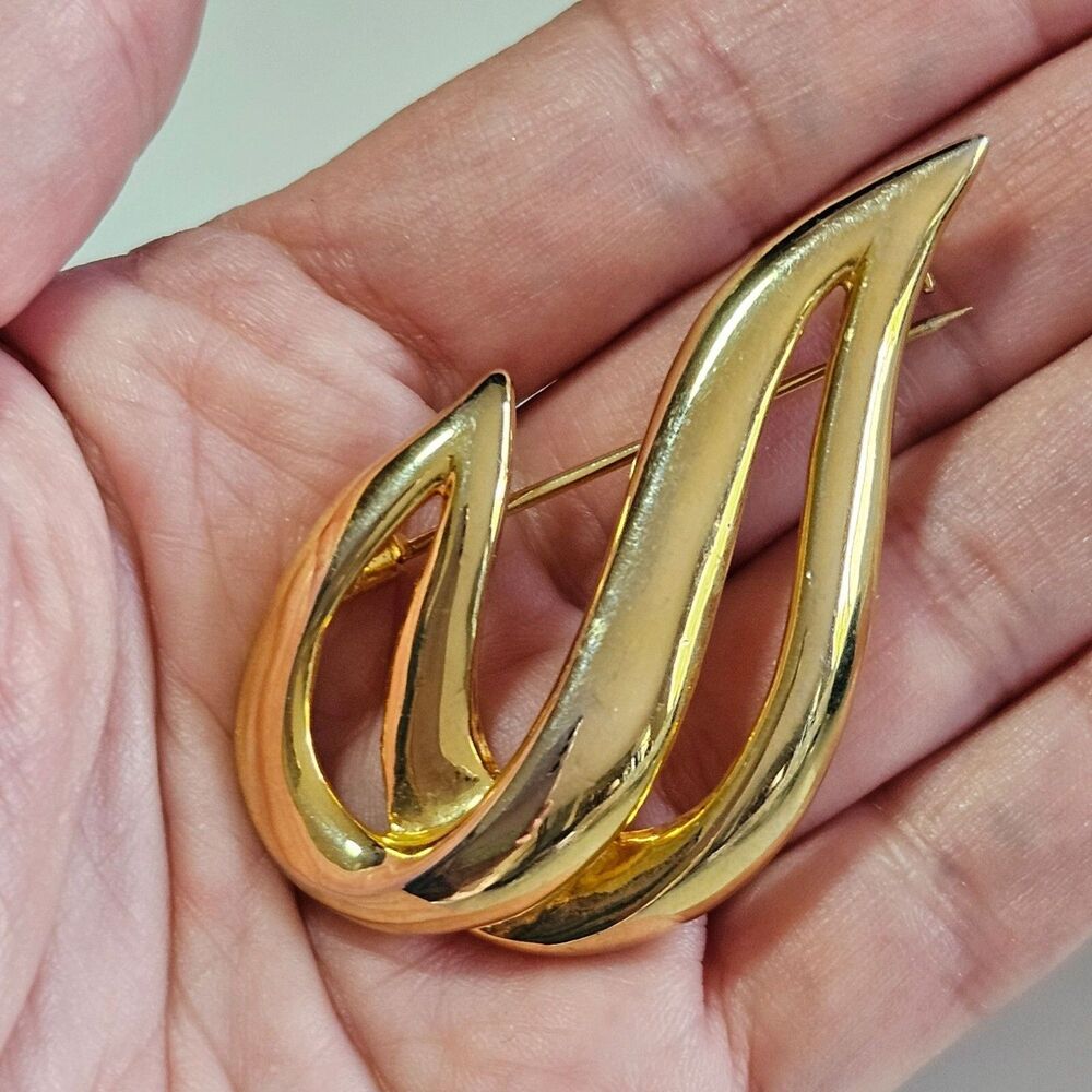 Vintage Gold Tone Swirl Brooch